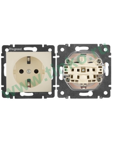 Розетка Valena 2К+3 с защитными шторками, на винтах 16А 250В, слоновая кость (774321). Розетка. LegranD в Томске